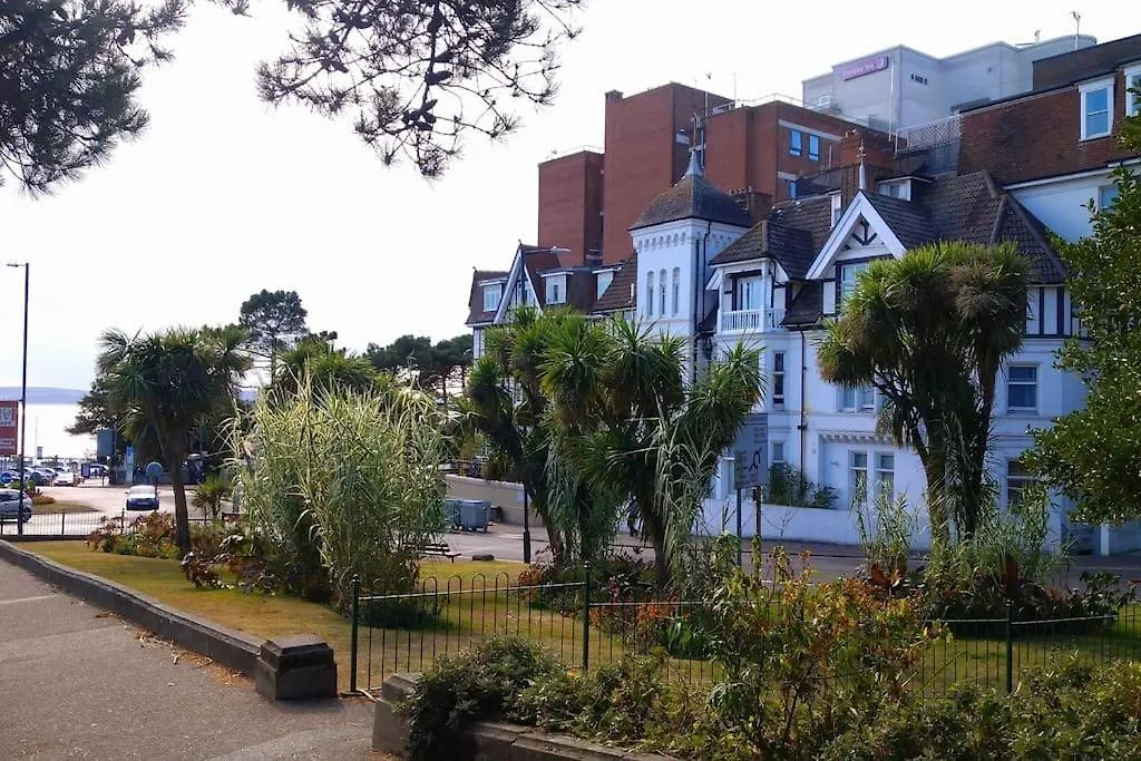 Break Away Nxt To Gardens! Pkg - Perfect Position! Apartment Bournemouth United Kingdom