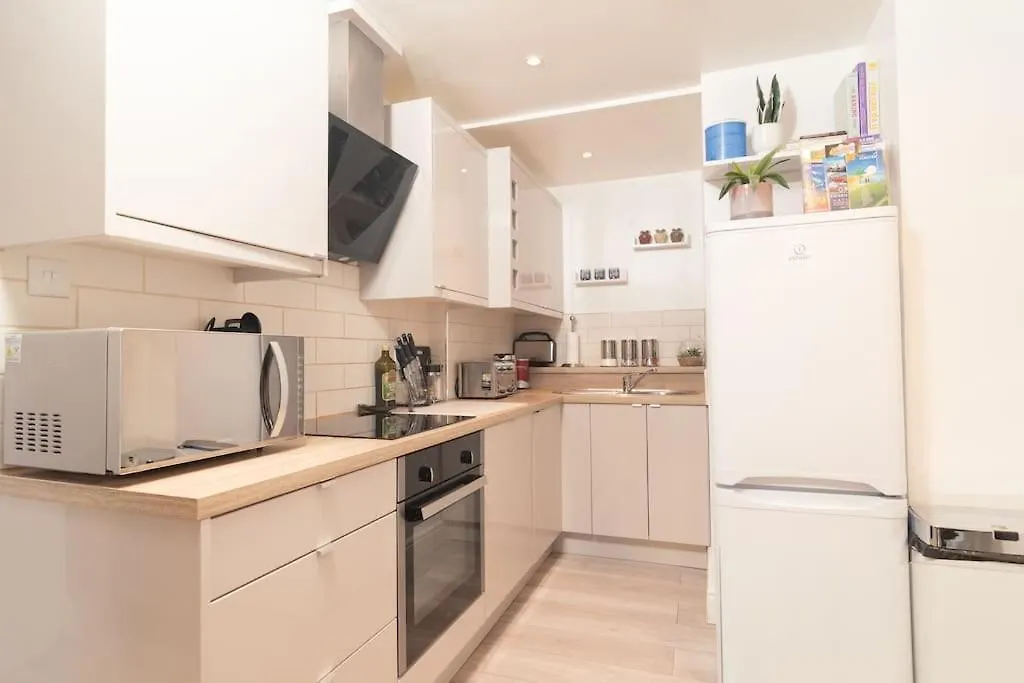 Break Away Nxt To Gardens! Pkg - Perfect Position! Apartment Bournemouth United Kingdom