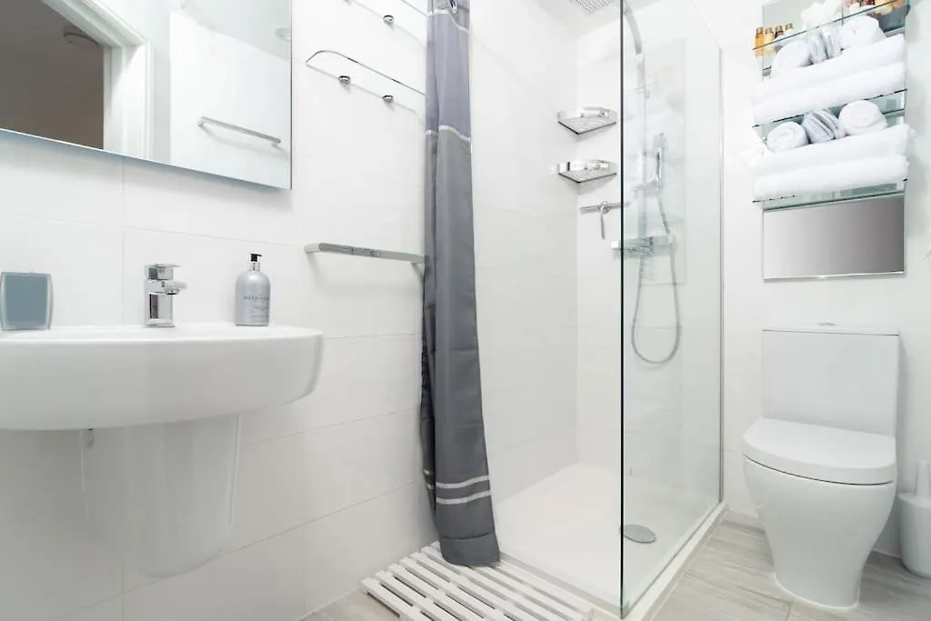 Break Away Nxt To Gardens! Pkg - Perfect Position! Apartment Bournemouth United Kingdom