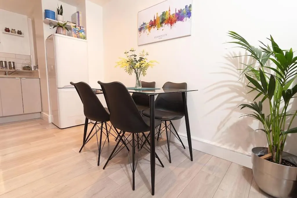 Break Away Nxt To Gardens! Pkg - Perfect Position! Apartment Bournemouth 0*,  United Kingdom