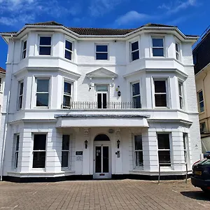 Apartment Quality Front Sleep Up To 7 Guests, Bournemouth