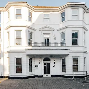 Apartment Spacious 2 Bedroom Flat Near And Town Centre, Bournemouth