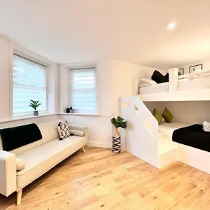 Apartment The Palm B4, The Kove,, Bournemouth