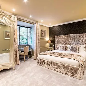 4* Couette-café Derby Manor